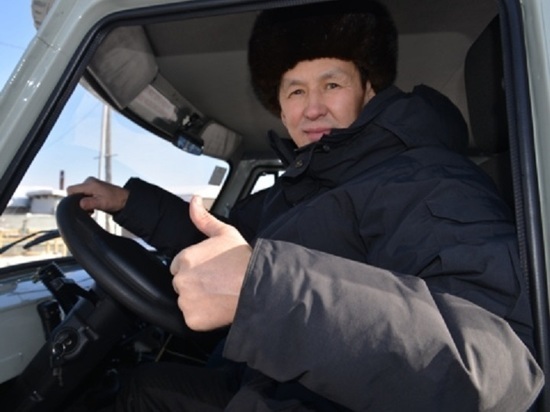 В Якутии пять семей приобрели машины благодаря социальному контракту