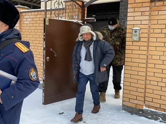 Главу управления автодорог Новосибирской области задержали за взятки более 5 млн рублей
