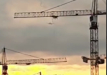 В небе над Москвой пролетел пассажирский лайнер с дымящимся крылом