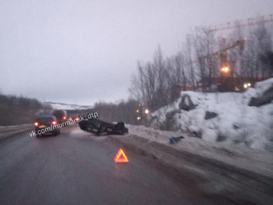 Авария с опрокидыванием автомобиля автомобиля произошло в Мурманской области