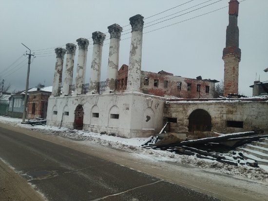 В Касимове украли старинные парадные ворота сгоревшего Дома Барковых