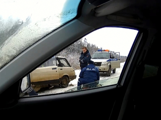 Дикий Запад: костромские полицейские остановили дорожных хулиганов стрельбой по колесам
