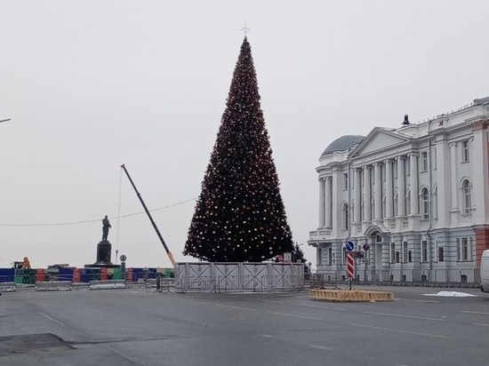 Новогодний городок устанавливают на площади Минина и Пожарского