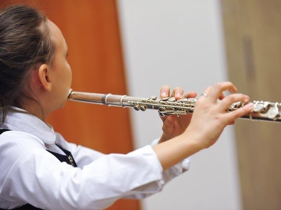 Эксперт: «Учить дистанционно музыке невозможно»