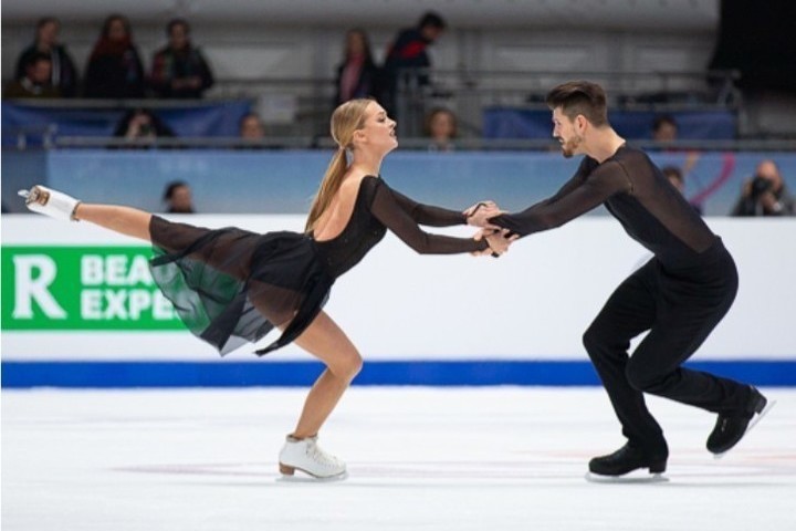 Фигуристы Степанова и Букин выиграли ритм-танец на чемпионате России