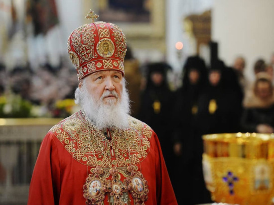 Патриарх Кирилл призывает священников закупать свечи только у предприятия РПЦ   