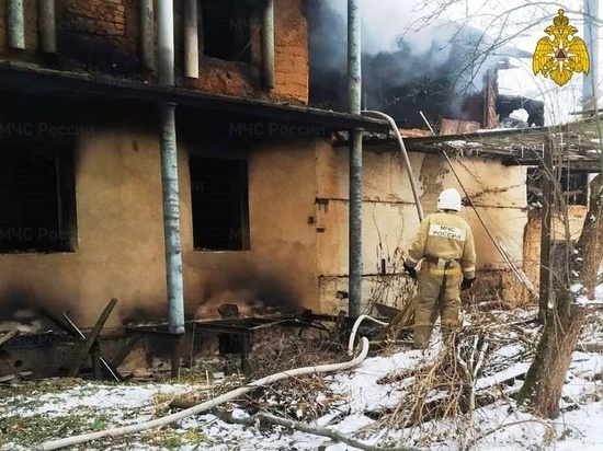 Жилой дом сгорел под Спас-Деменском
