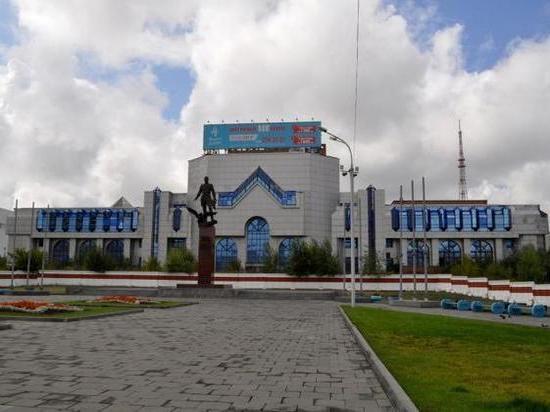 Здание ДК «Сибсельмаш» на площади Маркса в Новосибирске хотят снести