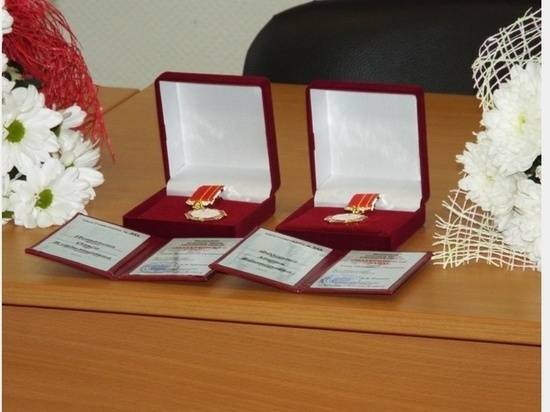 Восемь жительниц Смоленска получили знак «Материнская слава»