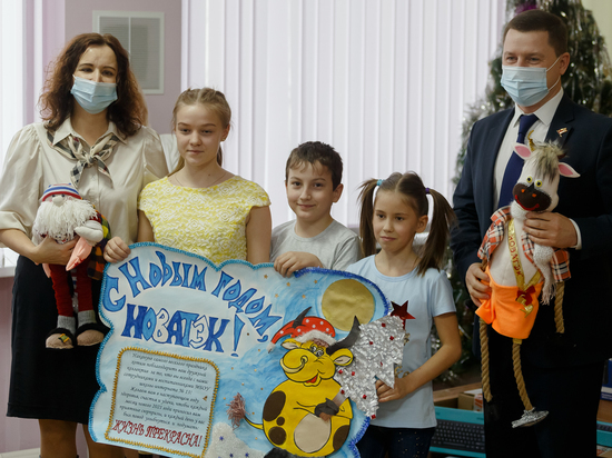 Воспитанники интерната получили подарки от «НОВАТЭК-Челябинск»