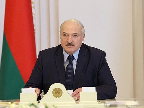 Лукашенко: раскрытая террористическая группа тоннами везла оружие из Украины