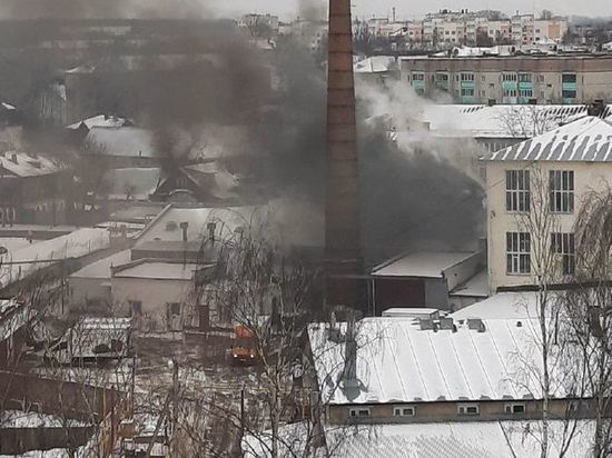 МЧС: пожар на костромском хлебозаводе обошелся без жертв и разрушений