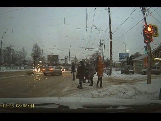 Возле вокзала Рязань-2 водитель сбил женщину на светофоре