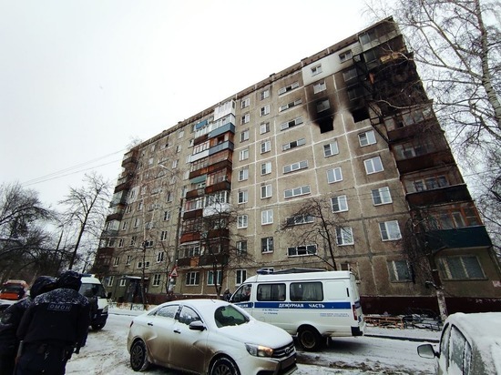 Спасатели обследуют дом на Березовской, где произошел взрыв