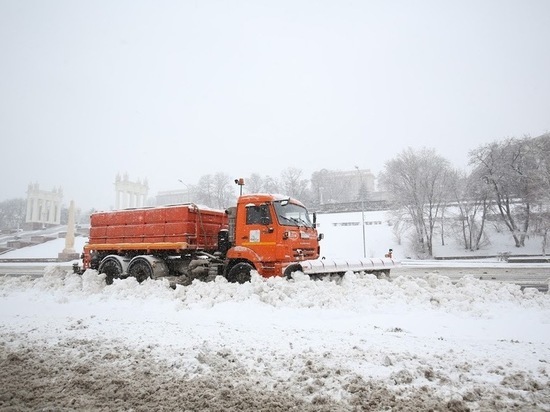 Губернатор Волгоградской области поручил усилить работу дорожных служб