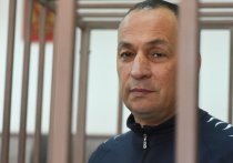 В отношении приговоренного к 15 годам лишения свободы экс-главы Серпуховского района Подмосковья Александра Шестуна могут открыть уголовное дело за оскорбление конвоя и судьи