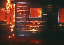 Возгорание двухквартирного жилого дома в Могоче потушили сотрудники краевого ГУ МЧС 25 декабря