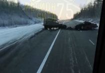 Жизни двоих людей унесло столкновение Toyota Karina и УАЗ-31512, которое произошло 26 декабря в Могочинском районе