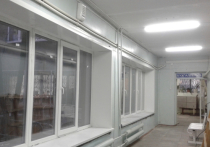 Установка пластиковых окон завершена в трехэтажной пристройке хирургического корпуса и переходе в центральный корпус городской клинической больницы №1 в Чите