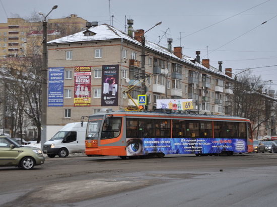 В Смоленске в Ситники снова пошли трамваи: ремонт путей закончен
