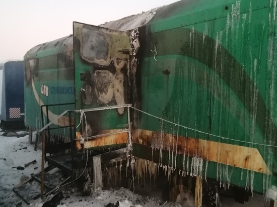 В ЯНАО двое вахтовиков пострадали при пожаре в жилом вагоне