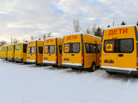 26 новых школьных автобусов отправились в районы Смоленской области