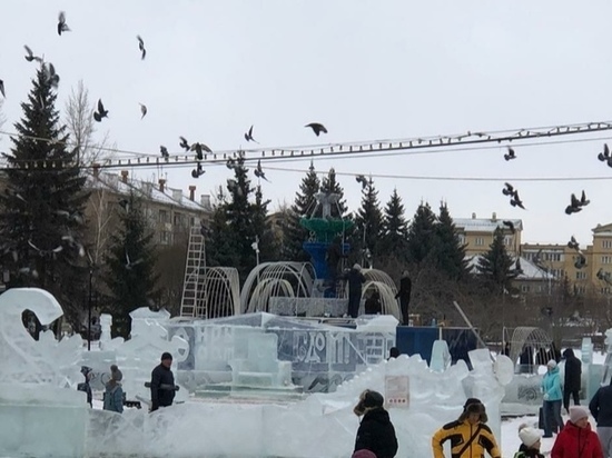 На площади в Копейске неизвестные сломали новогодний фонтан