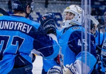 Два безголевых периода битвы хоккейных молодежек из Новосибирска и Уфы были только подготовкой к огненному финалу встречи; в третьем периоде обе команды одновременно начали бескомпромиссно атаковать.