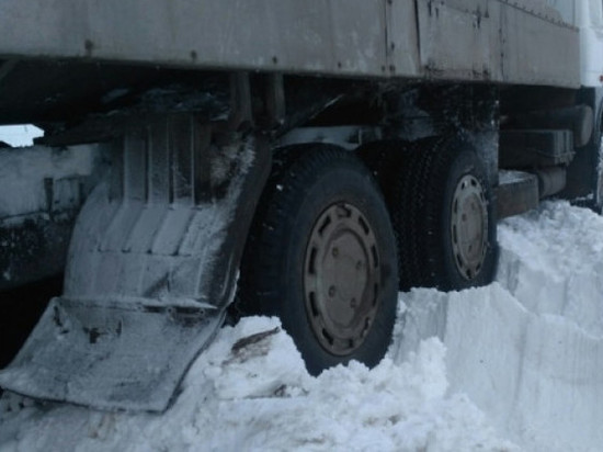 Почти по Высоцкому: водитель-дальнобойщик из Костромы едва не замерз возле Тюмени