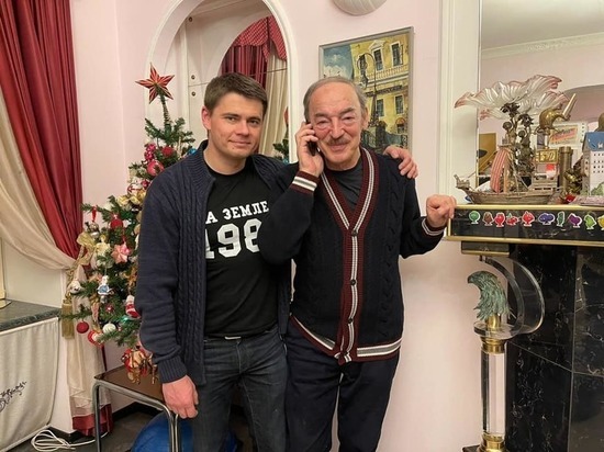 Фото выложил сын актера