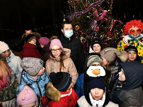 Мэр Ярославля принял участие в массовом мероприятии без масок. Правда, сам поберегся