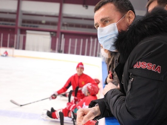 В Ярославле вышла на лед первая юношеская команда по следж-хоккею