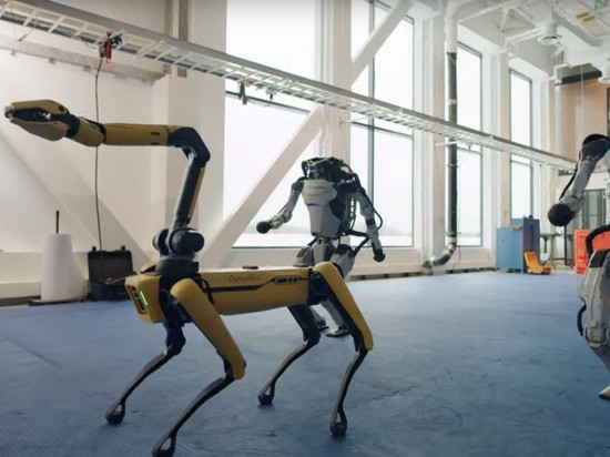 Танец роботов Boston Dynamics взорвал соцсети