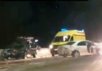 Два человека пострадали вечером 30 декабря в столкновении внедорожника с иномаркой на объездной дороге в Чите