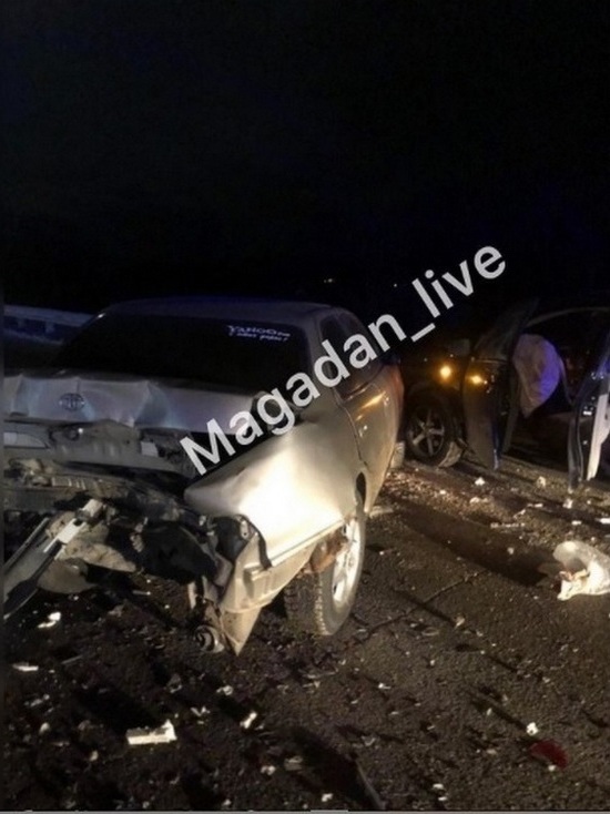 В новогоднюю ночь на колымском шоссе разбились два авто