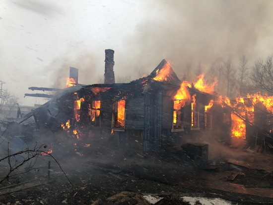 Следственный комитет начал проверку гибели на пожарах жителей Абазы и Белого Яра