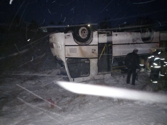 Смертельный исход: в Ивановской области перевернулся автобус