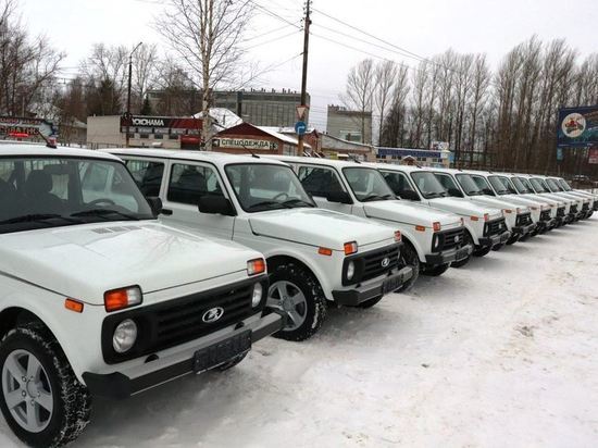Земским врачам — новые машины: в Костромскую область прибыли 36 новых санитарных автомобилей
