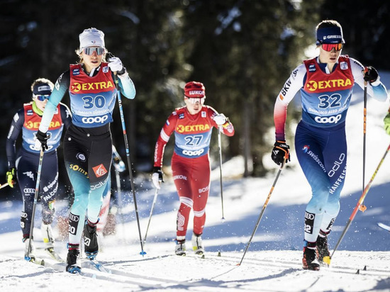 Диггинс выиграла гонку преследования на этапе "Тур де Ски", Ступак - пятая