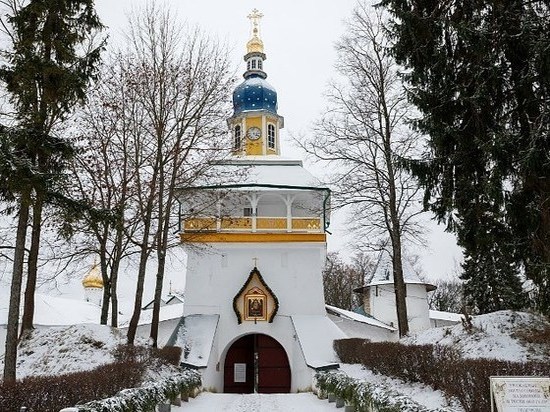 Рождественские богослужения пройдут в храмах Псково-Печерского монастыря