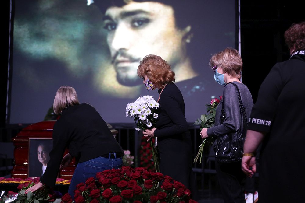 Прощание и похороны Владимира Коренева: печальные кадры