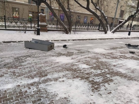 Специалисты ЦОДа устраняют поломку светофоров в центре Екатеринбурга