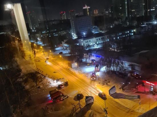 На территории горбольницы в Новосибирске загорелся медцентр