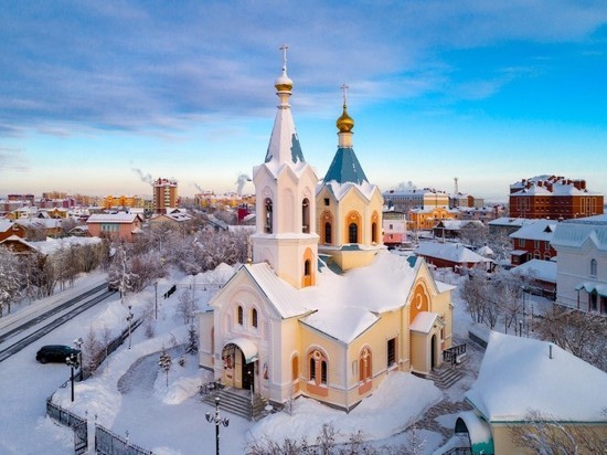 Православных Ямала призвали смотреть рождественскую службу онлайн