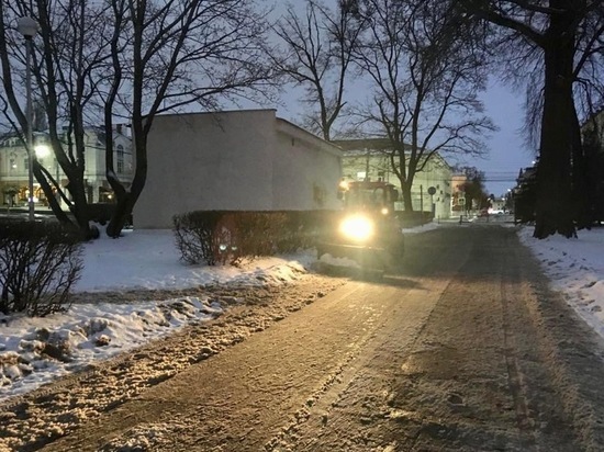 Ночью снег в Рязани убрали более 50 единиц техники