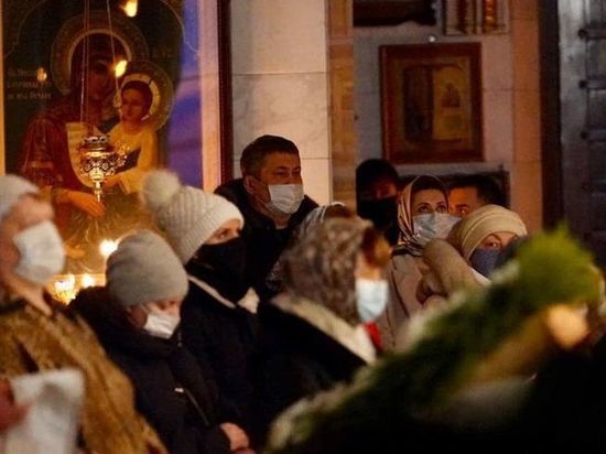 В преддверии Рождества Радий Хабиров поделился фотографиями из церкви