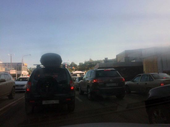 Путепровод на Заки Валиди начали готовить к закрытию и на мосту образовался затор