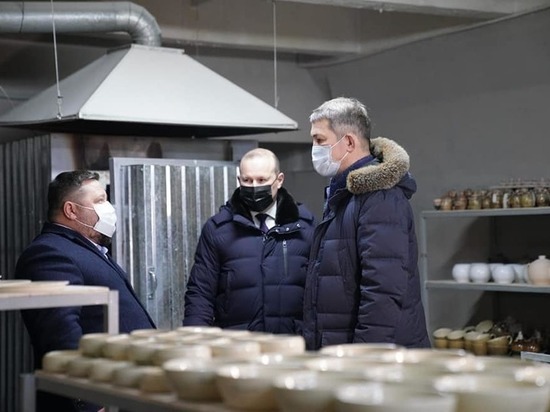 Радий Хабиров посетил башкирское предприятие, где производят посуду из глины