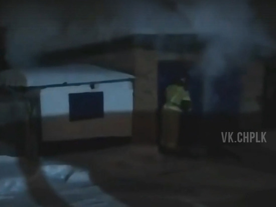 Частный гараж вспыхнул в одном из городов Кузбасса