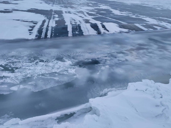 В Бурятии автомобилистам запретили выезжать на лед Гусиного озера